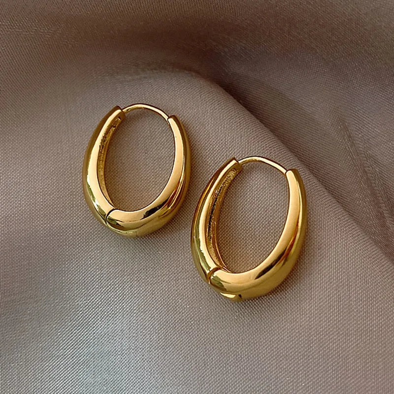 2Pcs classic gold earrings